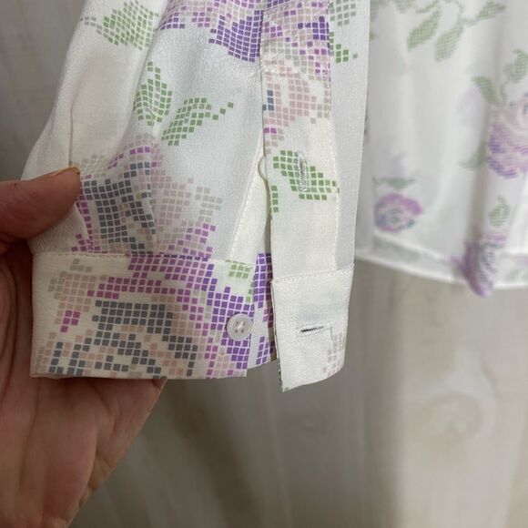 Joie white silk blouse with lavender purple flowers, long sleeve,‎ size XS - Picture 14 of 16